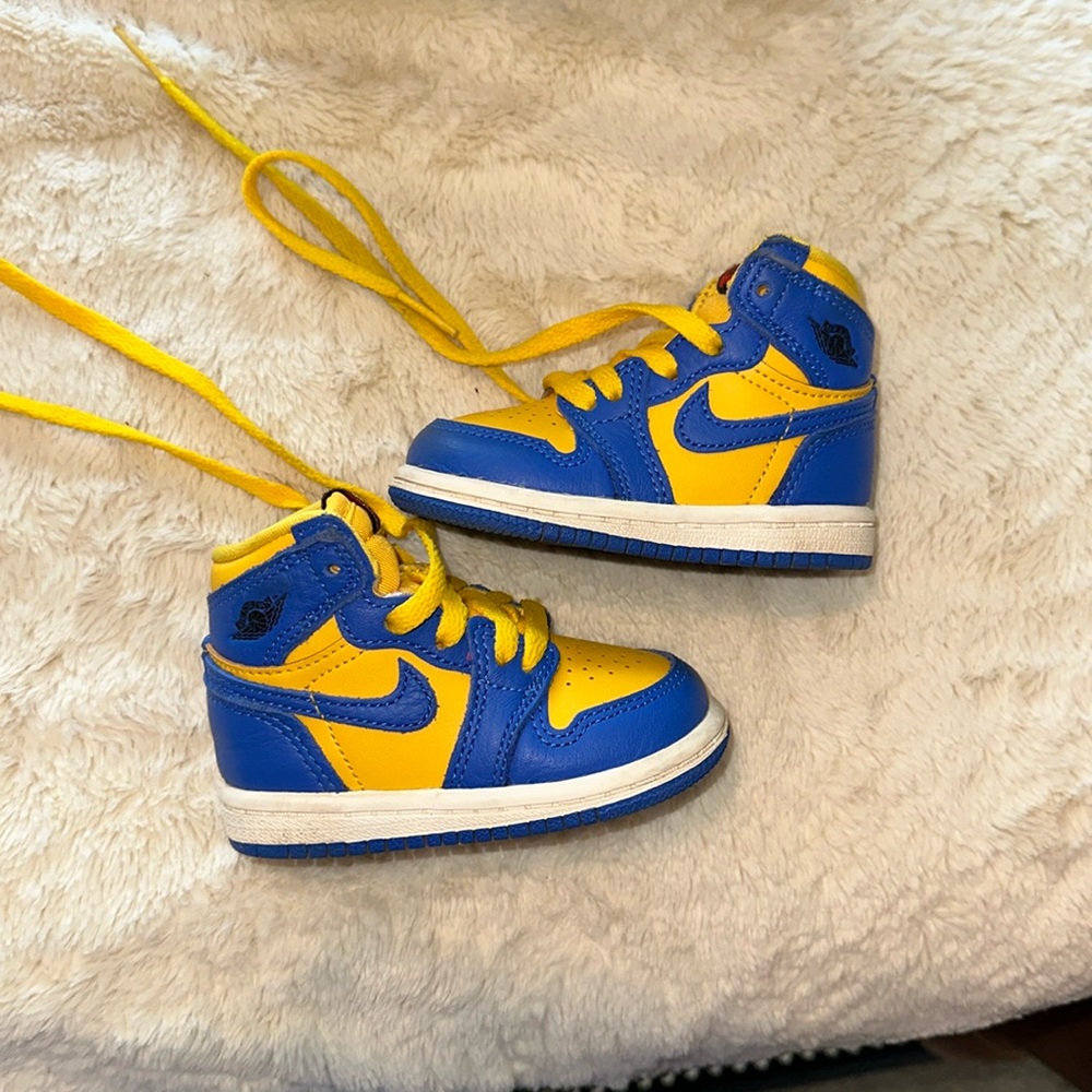 Jordan 1 Retro High OG-toddler size 4 Varsity Maize/Game Royal-Sail